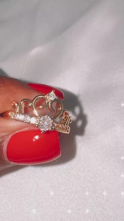 CROWNED RING